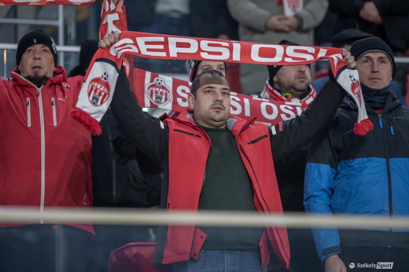 A Sepsi OSK szurkolóira a másodosztályban is nagy szükség lesz ahhoz, hogy mihamarabb visszatérhessenek a legjobbak közé •  Fotó: Pinti Attila