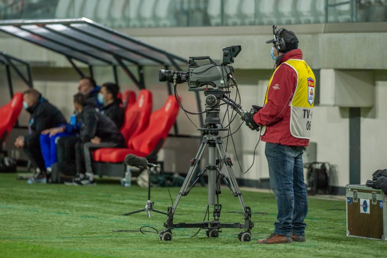 Labdarúgás, minden mennyiségben – a pénteki sportműsor