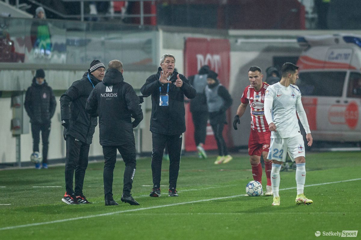 Cristiano Bergodi: mi az a csapat vagyunk, amely szeret támadni, de az ellenfél is egy kiváló egyéniségekkel rendelkező, nyílt focit játszó alakulat •  Fotó: Pinti Attila