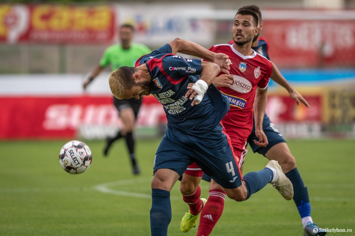 &bullet;  Fotó: Pinti Attila