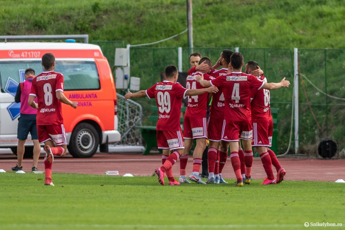 &bullet;  Fotó: Pinti Attila