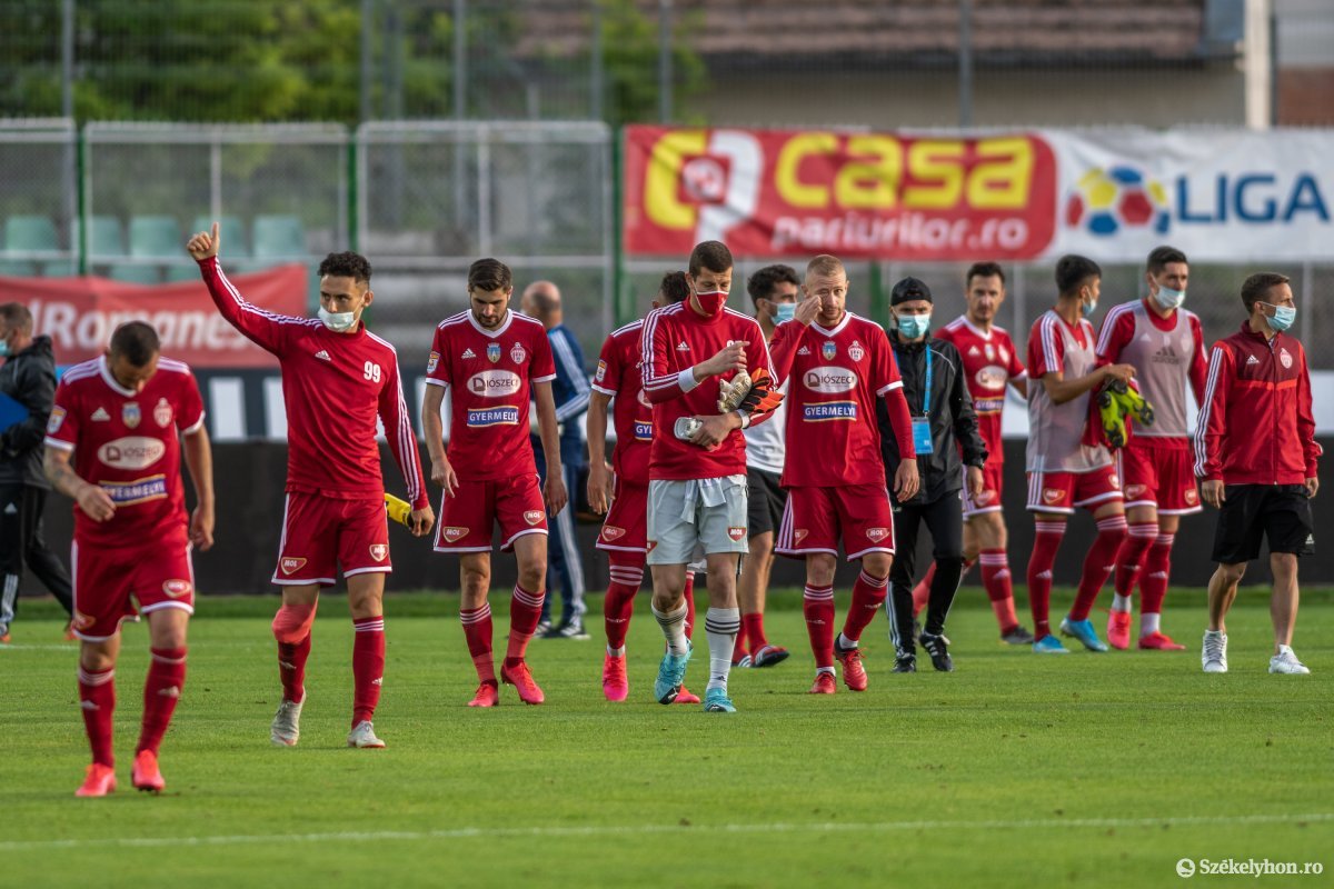 &bullet;  Fotó: Pinti Attila