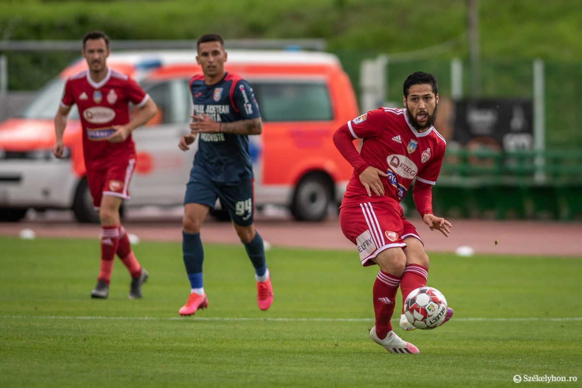 &bullet;  Fotó: Pinti Attila