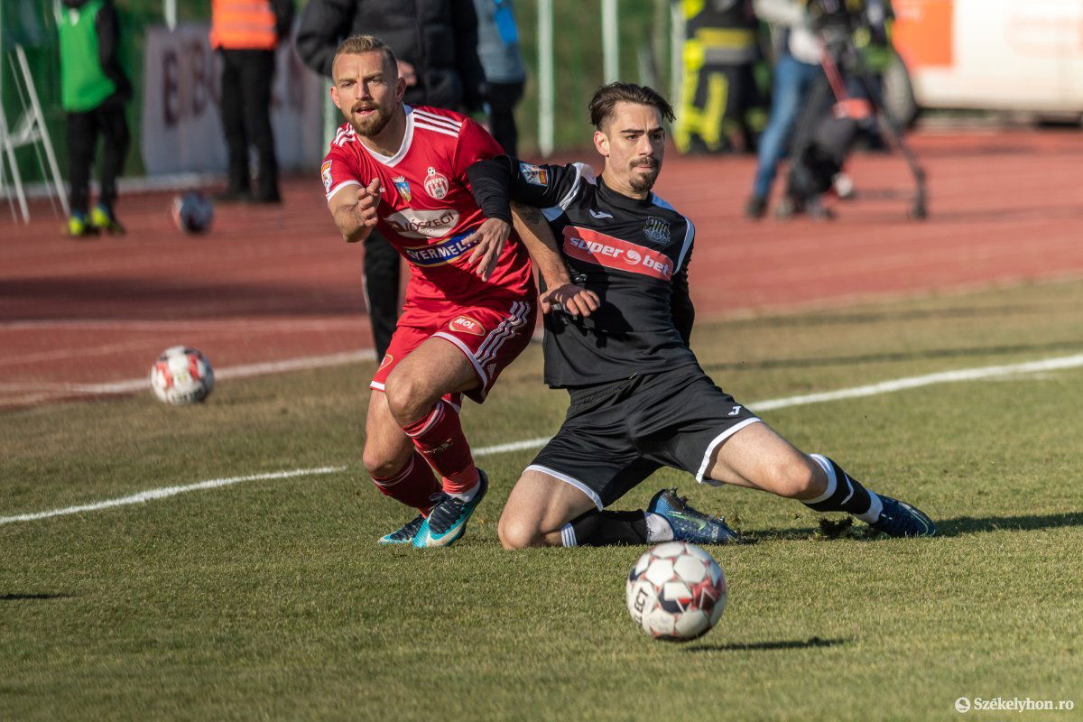 &bullet;  Fotó: Pinti Attila