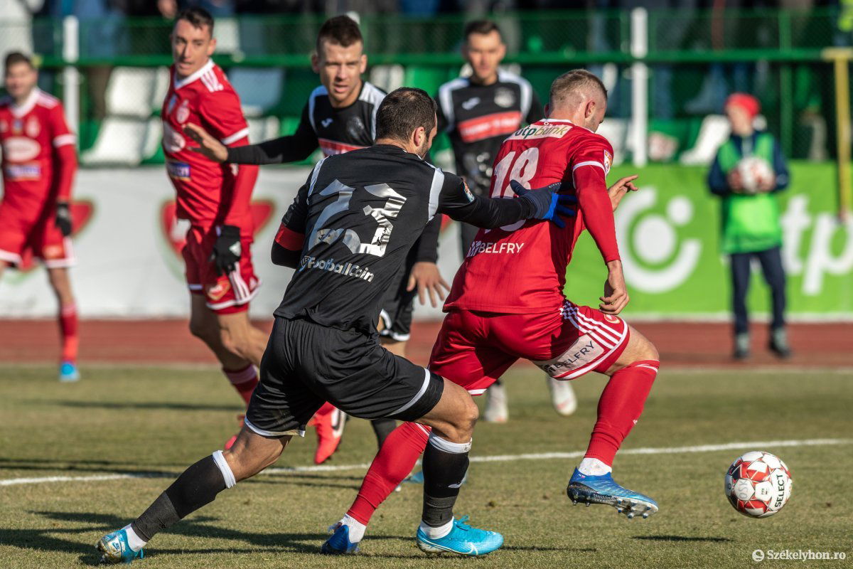 &bullet;  Fotó: Pinti Attila