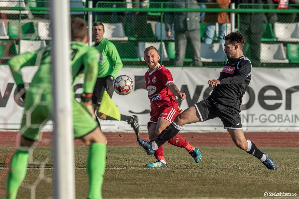 &bullet;  Fotó: Pinti Attila