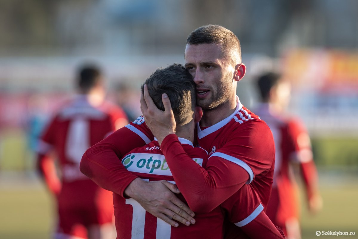 &bullet;  Fotó: Pinti Attila