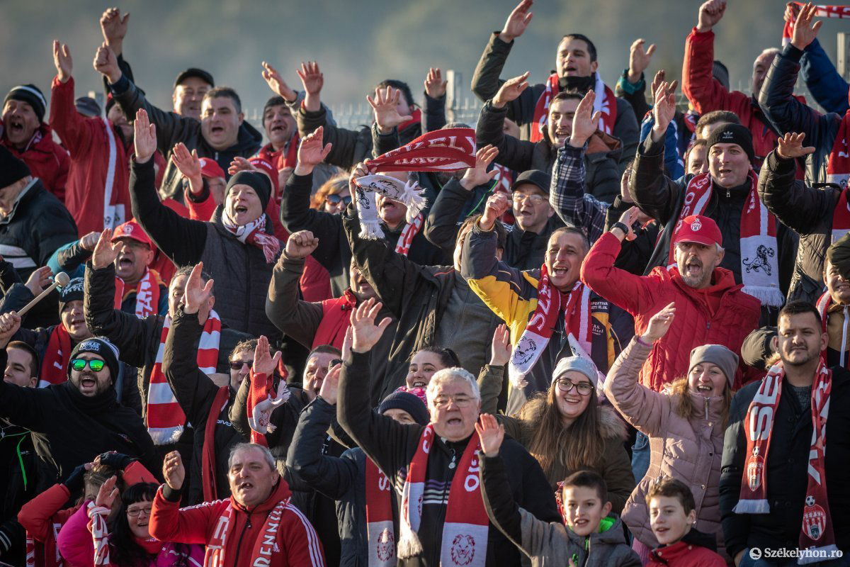 &bullet;  Fotó: Pinti Attila