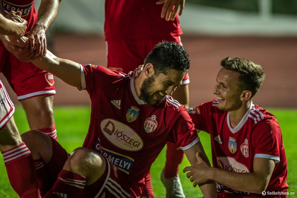Papírformát borítanának. A csapategységre épít a Sepsi OSK az FCSB elleni kupa döntőben •  Fotó: Pinti Attila