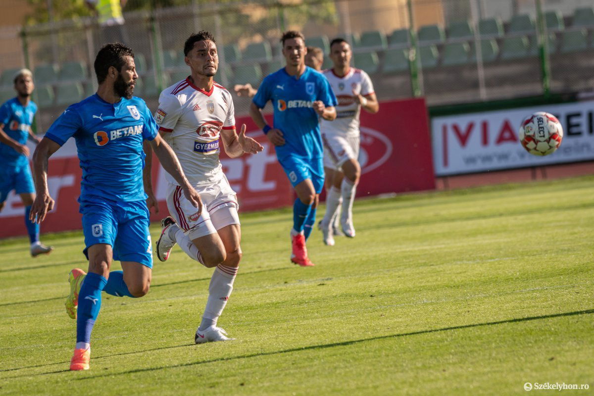 &bullet;  Fotó: Pinti Attila