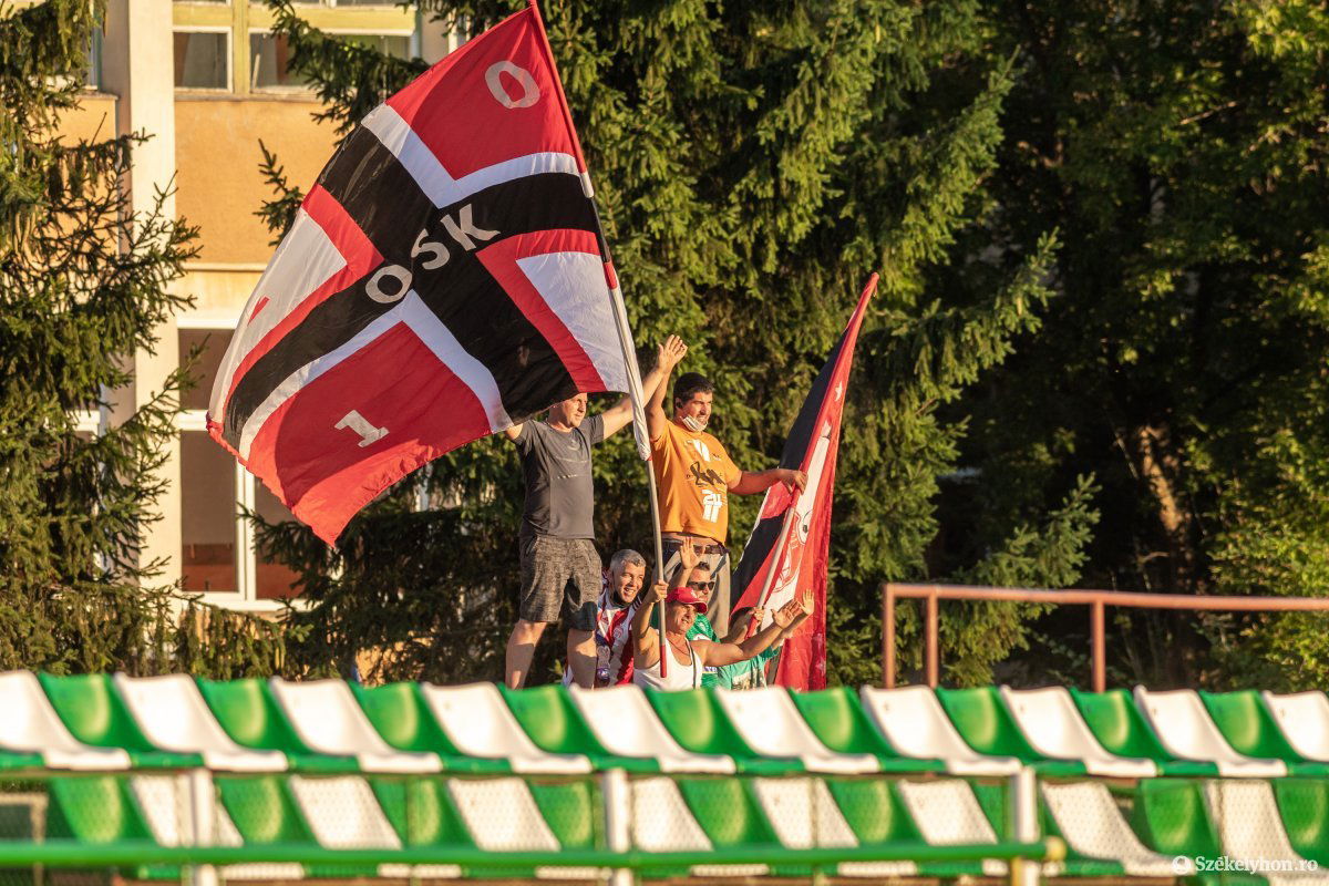 &bullet;  Fotó: Pinti Attila