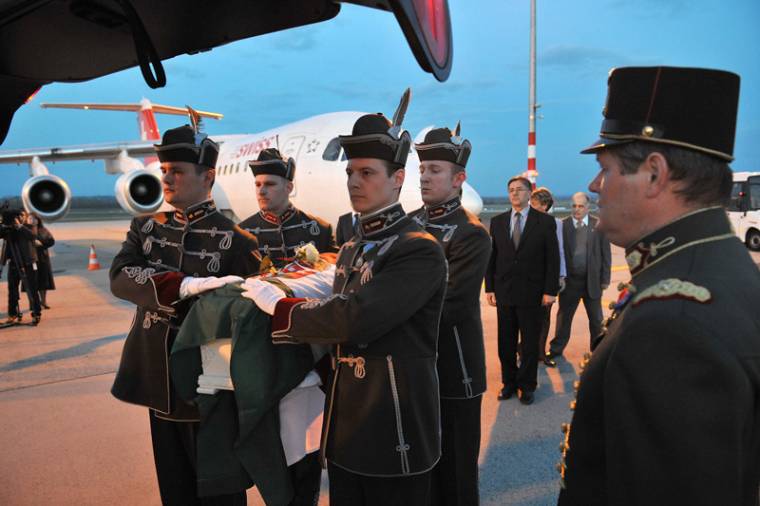 Bonyodalmak Nyirő újratemetése körül
