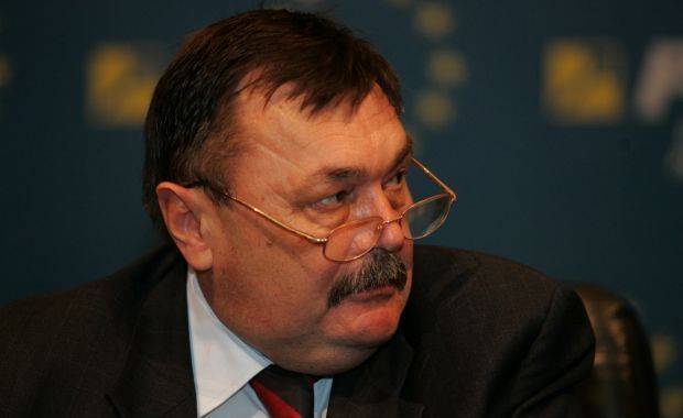 Kikérte az ügyészség Dobrét a parlamenttől