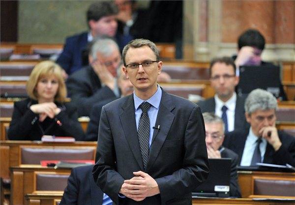Rétvári: fontos eredmények a nemzetpolitikában