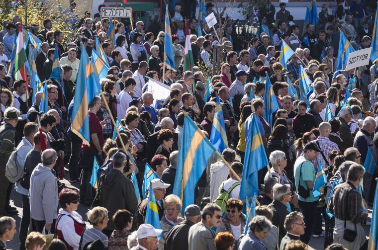 Százezren Székelyföldért