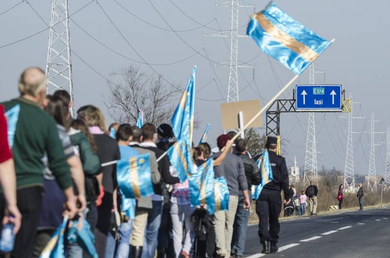Az önkormányzatok nagy menetelése az autonómiáért