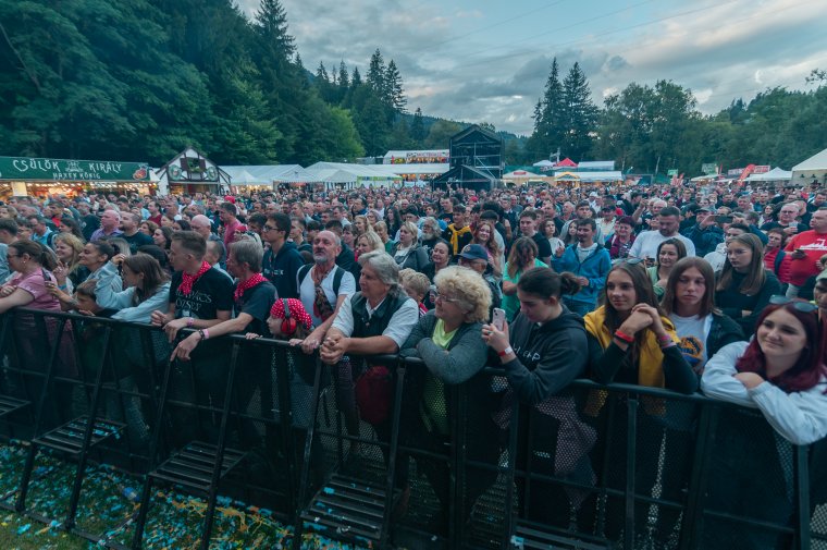 Legendás magyar előadók mozgatták meg a tusványosi közönséget pénteken