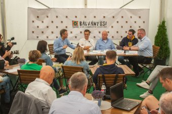 Versenyképesnek kell lenni, mert a tudás egy világverseny