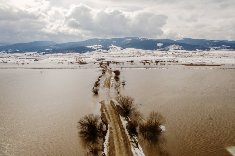 Elsőfokú árvízriasztást adtak ki tizennégy folyó vízgyűjtő medencéjére