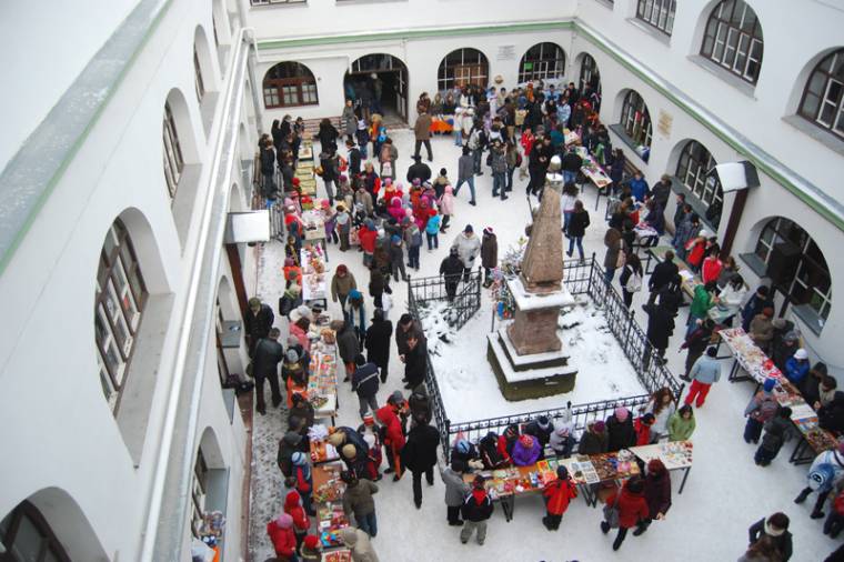 Vásárra invitáltak az angyalkák