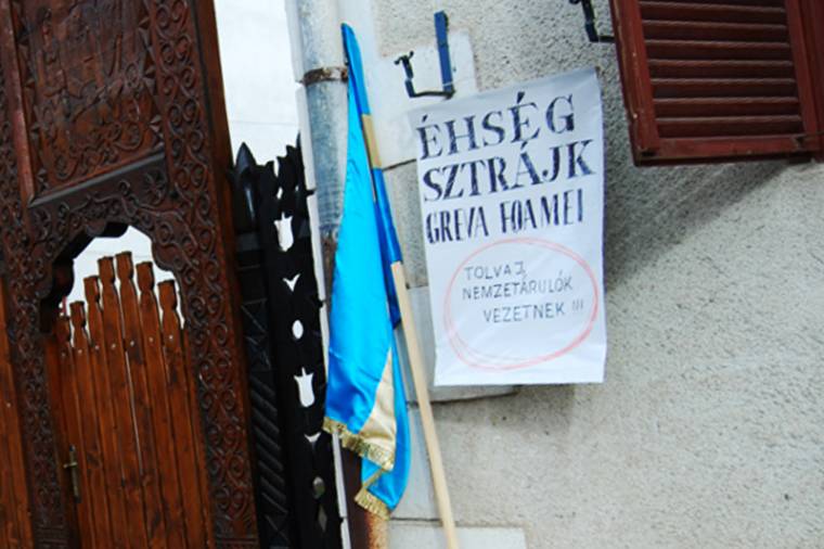 Szabadon kitűzhető a Hargita megyei közintézményekre a székely zászló