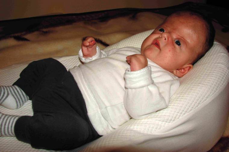 Adományokat gyűjtenek ritka betegségben szenvedő  kisgyereknek