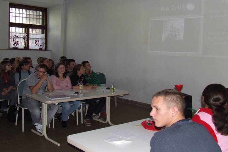 Vetélkedtek a pedások