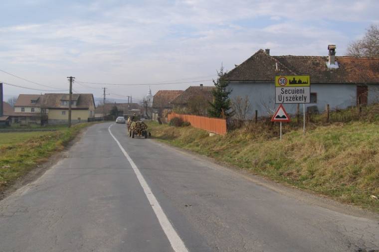 Egy járókelőtől loptak mobiltelefont Újszékelyen