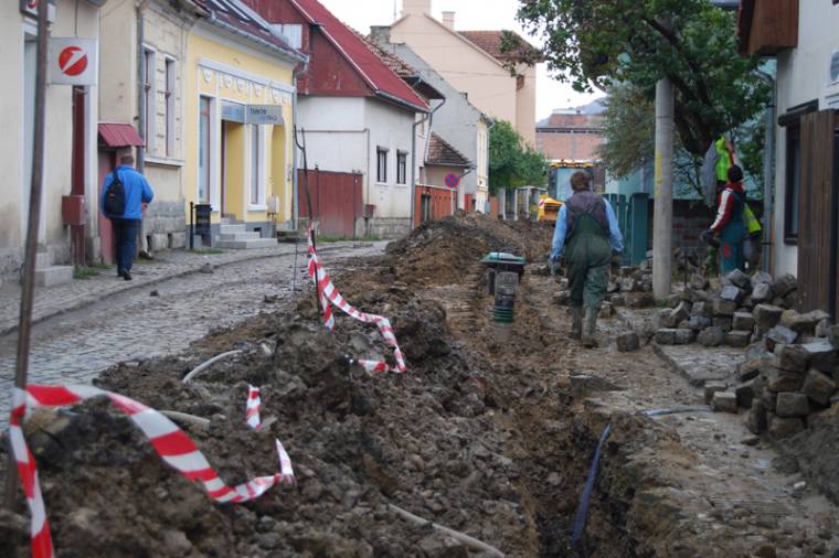 Lezárták az Eötvös József utcát