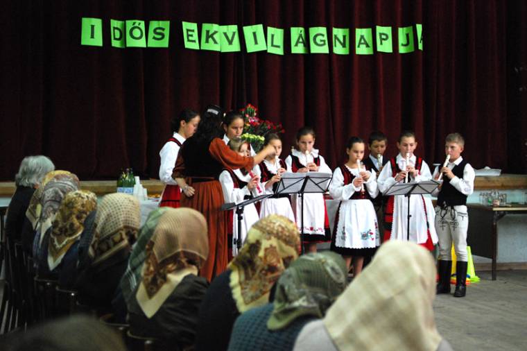 Önfeledt aranykorúünnep