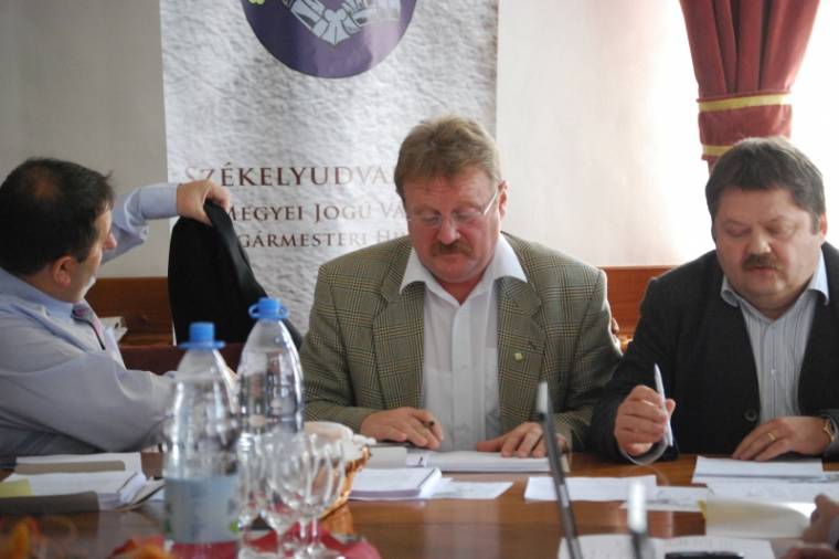 Szász Jenő és Bunta Levente veszekedett