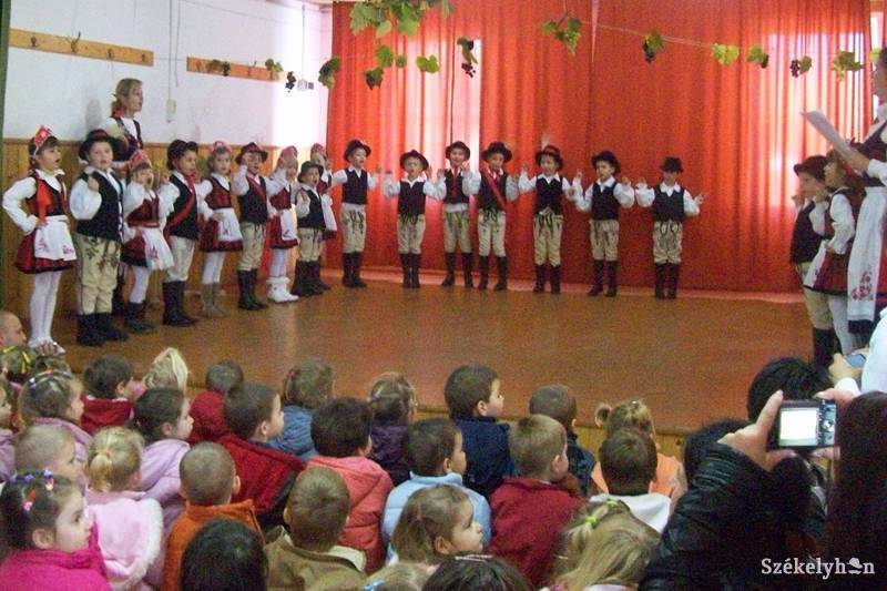 •  Fotó: Antalfi József