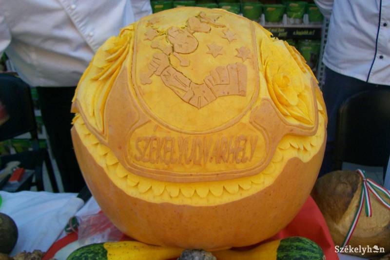 •  Fotó: Antalfi József