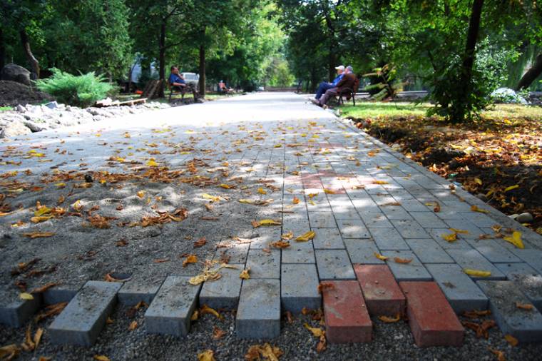Udvarhely: már járható a park sétányainak jelentős része