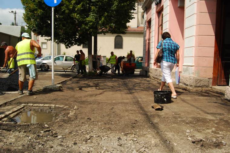 Udvarhely: járdaaszfaltozás a városközponttól a Bethlen negyedig