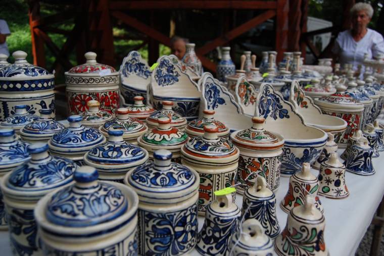 Korond: vásár, avatás, feljelentés