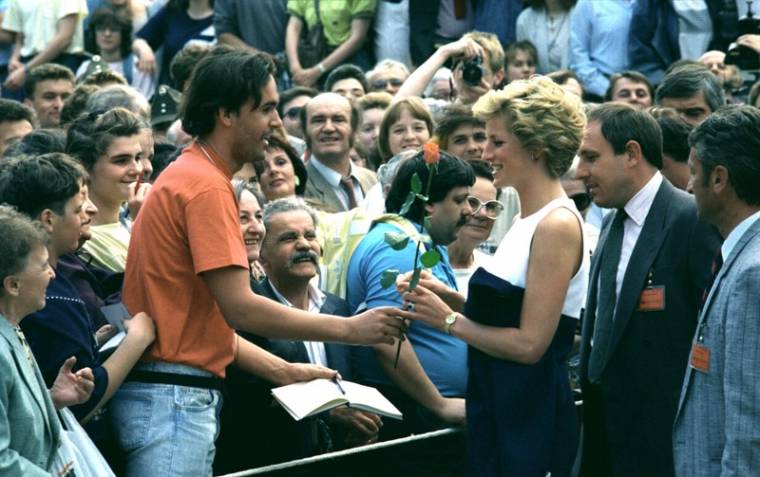 Fotókiállítás: Rendszerváltás Kor-képek 1989–1994
