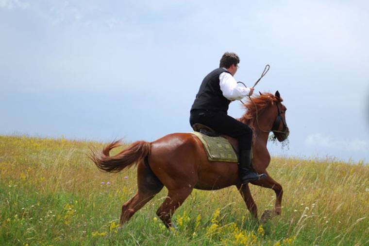 Jégverésnapi határkerülés Székelyderzsben