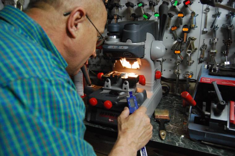 A kíváncsiság vitte a kulcsmásolásra