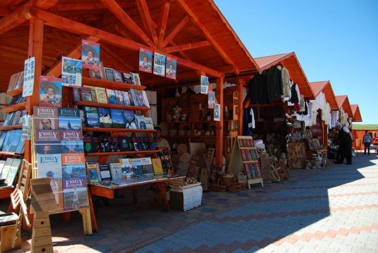 Farkaslaka: pont került a bazárügy végére