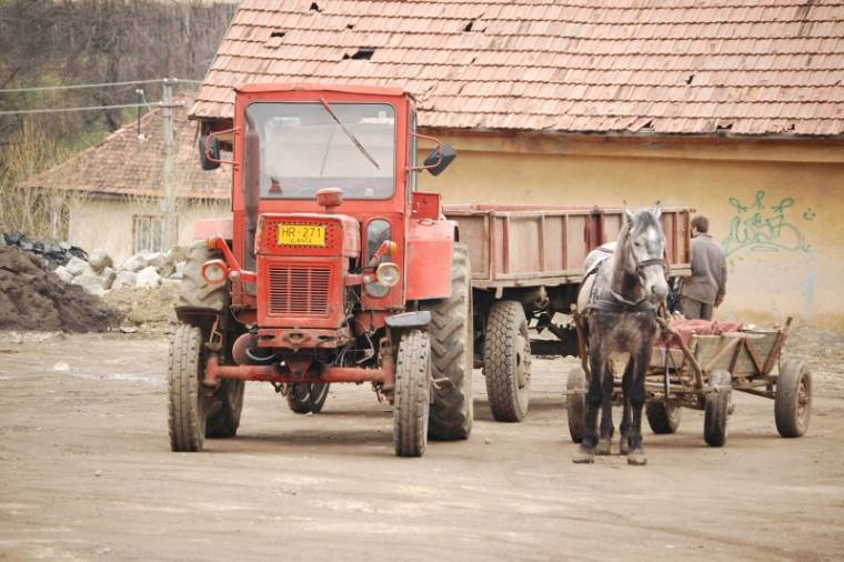 Ittasan balesetezett traktorjával