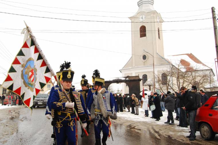 Ha huszárbandérium toboroz…