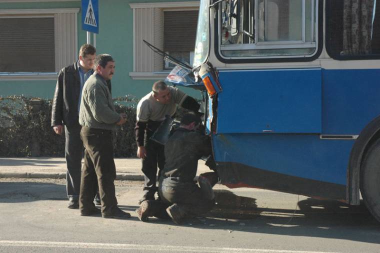 Teherautóba szaladt egy busz Udvarhelyen
