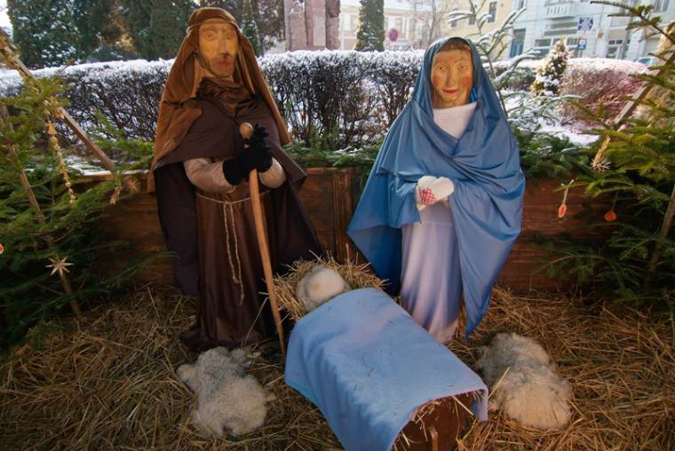 Akikhez ellátogat a Szent Család