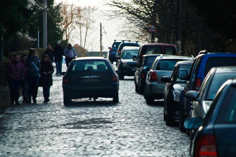 Szűkül a „menekülő” autósok tere Udvarhelyen