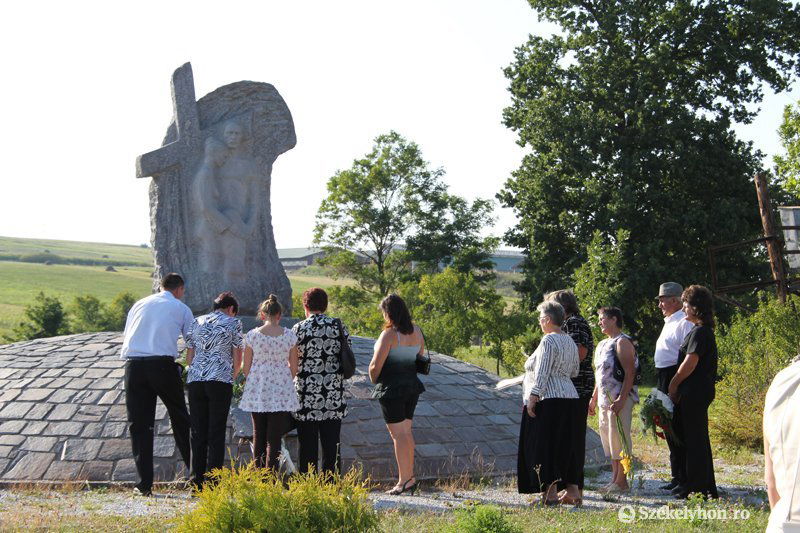 &bullet;  Fotó: ifj,. Farkas Antal