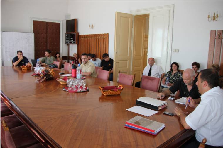 Kudarcba fulladt az azonnali tanácsülés