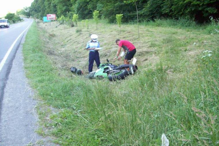 Motoros baleset a Szejkén