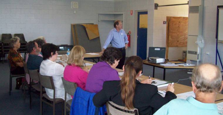 Júliusban kezdődik a munkanélküliek átképzése