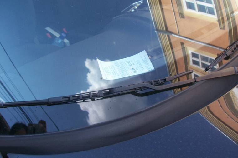 Heti 6000 lejt szednek ki a parkolóautomatákból